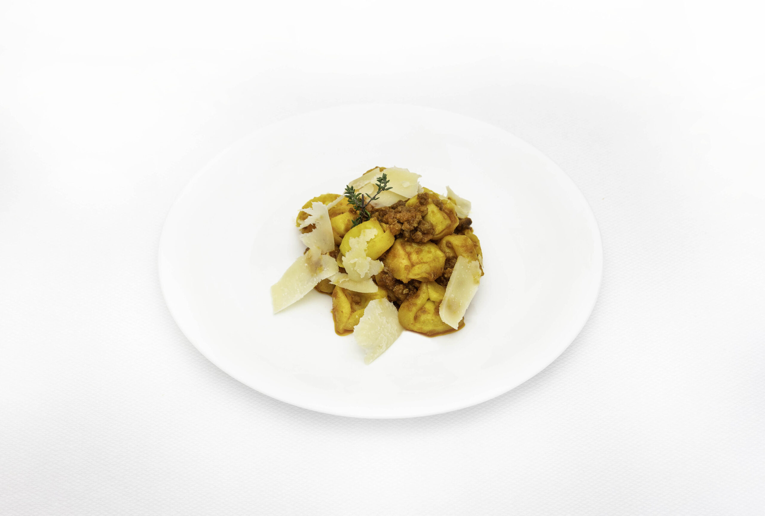 Pastifico-La-Fenice-pastificio-Cesenatico-pasta-fresca-pasta-surgelata-pasta-artigianale-Emilia-Romagna-cappelletti-al-formaggio-con-ragu-romagnolo